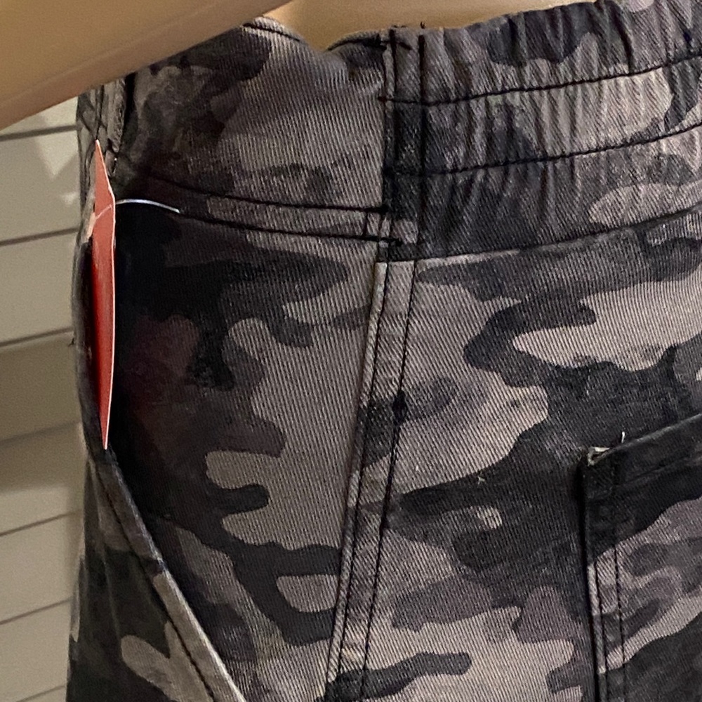 SPANX Stretch Twill Cargo Jogger Pants Pull-on Blackwash Camo Size Small NWT - Picture 4 of 9